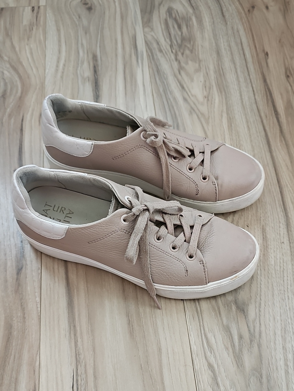 Naturalizer Blush Pink Leather Lace-Up Sneakers - Women